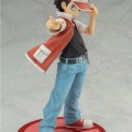 Kotobukiya ARTFX J Trainer Red With Pikachu Statue 5