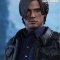 Resident Evil 6 20th Anniversary Hot Toys Leon Kennedy Figure 3